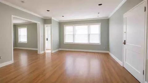 4763 N Manor Ave #1, Chicago, IL 60625