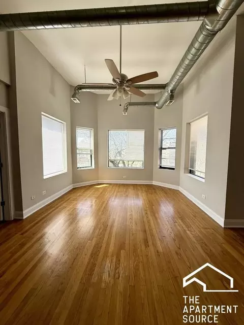6911 S Paxton Ave #2, Chicago, IL 60649