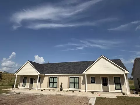 103 Stone Dr #A, Adel, GA 31620