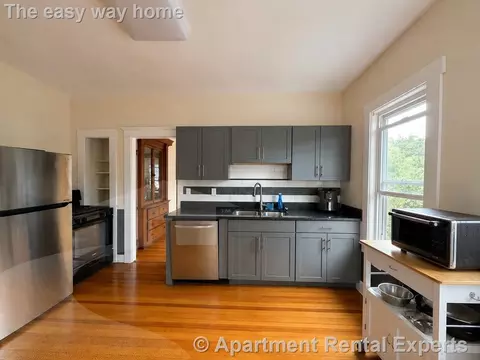 14 Warner St #2, Somerville, MA 02144