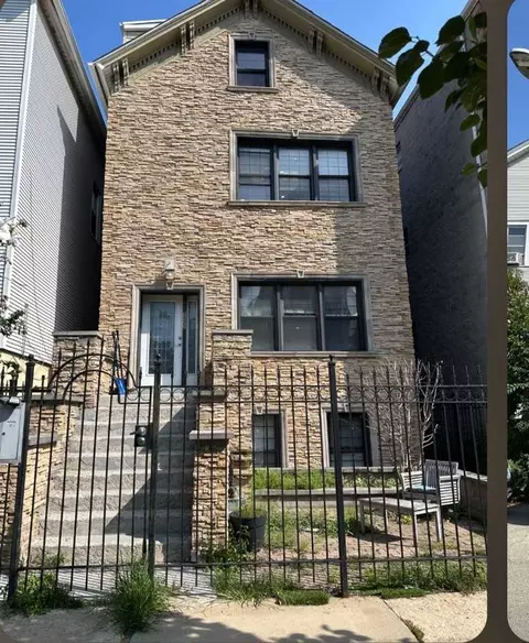 1522 W Superior St #3, Chicago, IL 60642