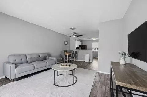 432 W Pioneer Pkwy #1613024P, Arlington, TX 76010