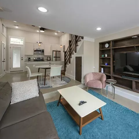 717 F St NE #1610328P, Washington, DC 20002