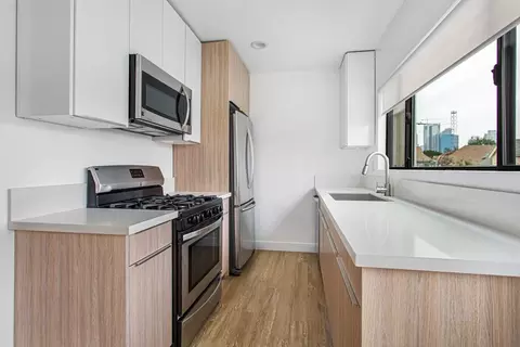 1949 Park Grove Ave #4, Los Angeles, CA 90007