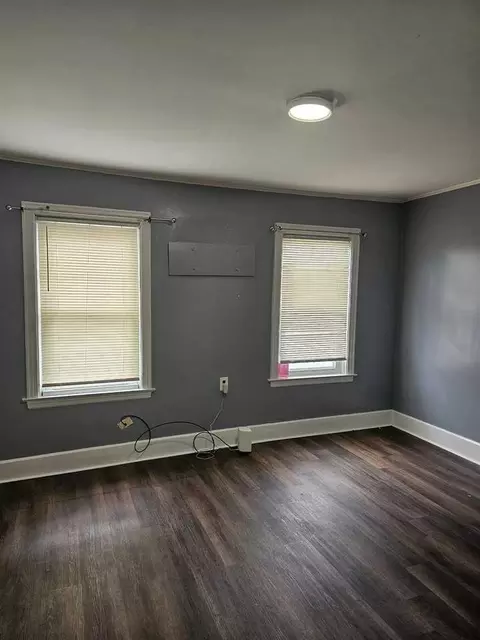 209 Brightman St #1E, Fall River, MA 02720