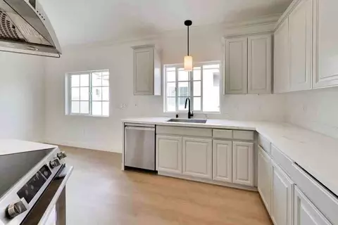 568 Glenwood Ave #06, Menlo Park, CA 94025