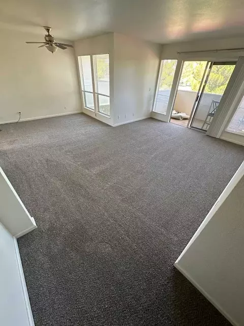 2866 Loveland Dr #2024, Winchester, NV 89109
