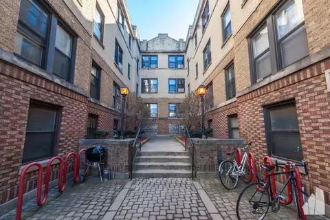 701 W Brompton Ave #707-35, Chicago, IL 60657