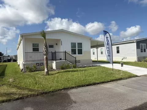 34858 Minnow Ln, Zephyrhills, FL 33541
