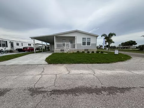 952 Posadas W, Venice, FL 34285