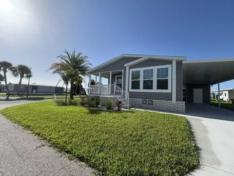 940 Roseau W, Venice, FL 34285