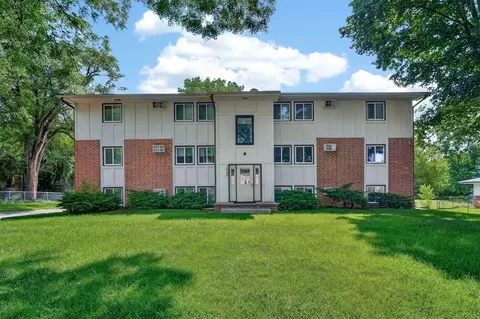1645 NW 84th St #11, Clive, IA 50325