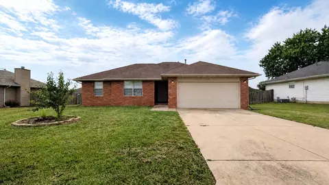 553 N Chandler Ave, Republic, MO 65738