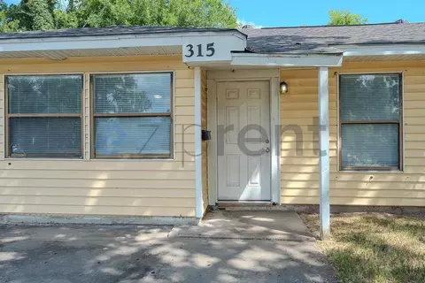 315 Acacia St, Lake Jackson, TX 77566