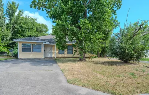 315 Acacia St, Lake Jackson, TX 77566