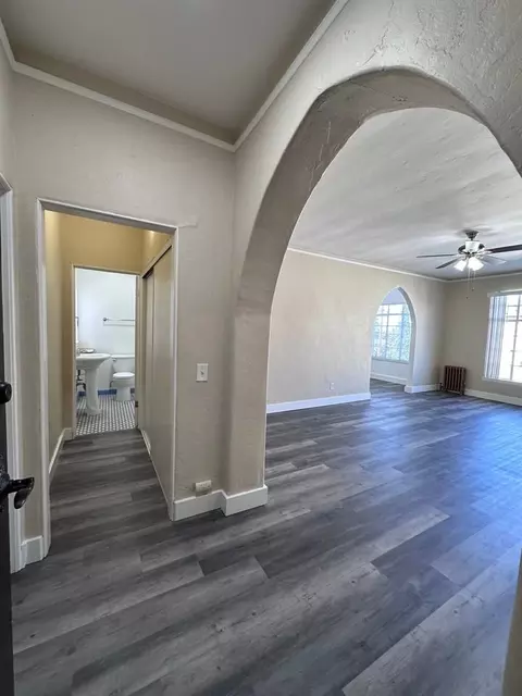 2208 Carroll St #101, Oakland, CA 94606