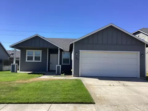 12517 W 5th Ave, Airway Heights, WA 99001