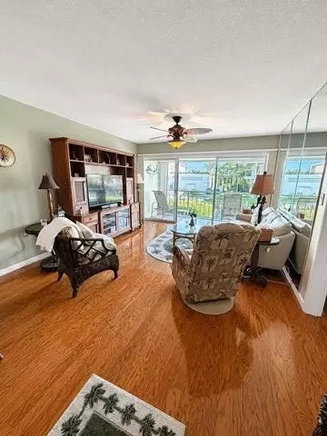 68 Yacht Club Dr, North Palm Beach, FL 33408