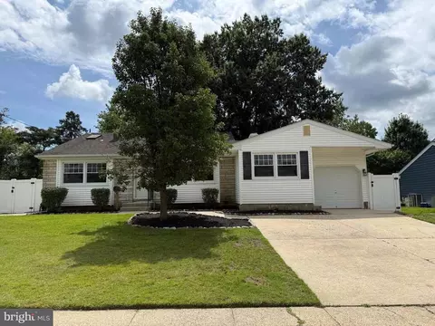 417 Greenview Rd, Blackwood, NJ 08012