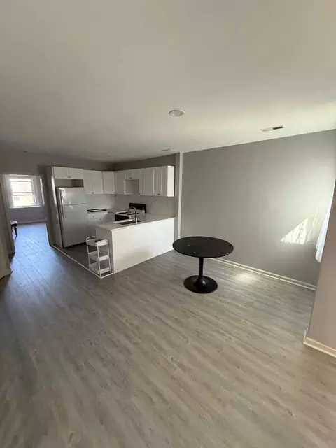 611 N 32nd St #3, Philadelphia, PA 19104