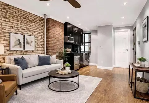 438 W 52nd St #7, New York, NY 10019