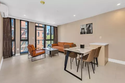 32 Rutgers St #303, New York, NY 10002