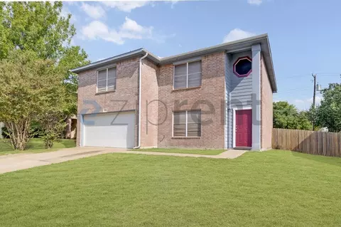 645 Gibson St, Cedar Hill, TX 75104