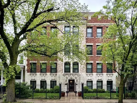 4531 N Ashland Ave #205, Chicago, IL 60640
