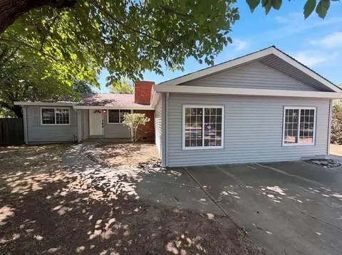 207 Bryan Ave, Roseville, CA 95661