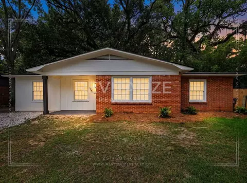 2900 Lott Dr, Mobile, AL 36605