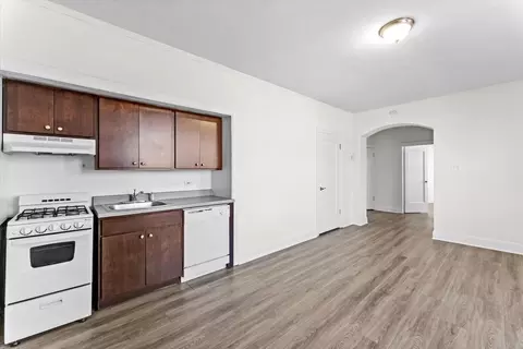 2779 N Milwaukee Ave #202, Chicago, IL 60647