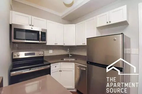 817 W Lakeside Pl #107, Chicago, IL 60640