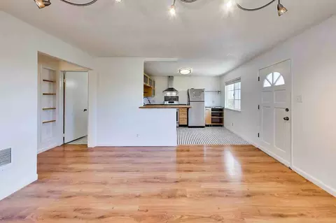 989 Vermont St #03, Oakland, CA 94610