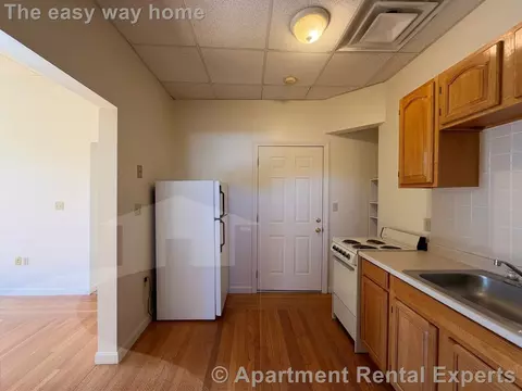 1153 Cambridge St #1, Cambridge, MA 02139
