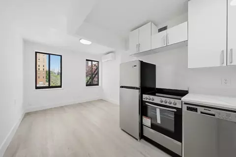300 E 96th St #3E, New York, NY 10128