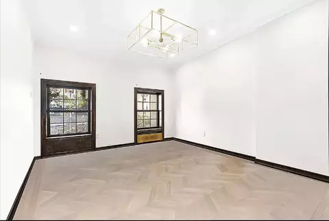 121 E 37th St #4B, New York, NY 10016