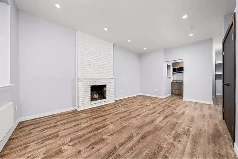 453 W 48th St #1A, New York, NY 10036