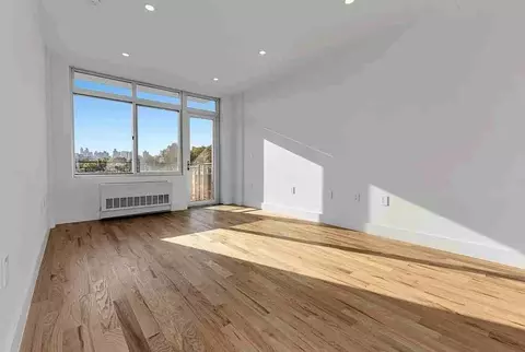 3050 21st St #4H, New York, NY 11102