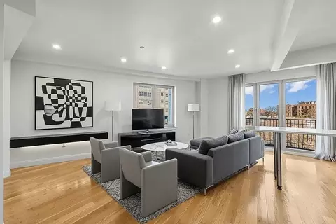 3030 Middletown Rd #6A, New York, NY 10461