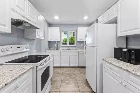 13789 Yarmouth Dr, Wellington, FL 33414