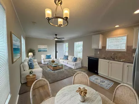2341 Oakgrove Dr #47, Fenton, MI 48430