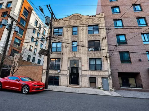 25 Rock St # 2, Jersey City, NJ 07306