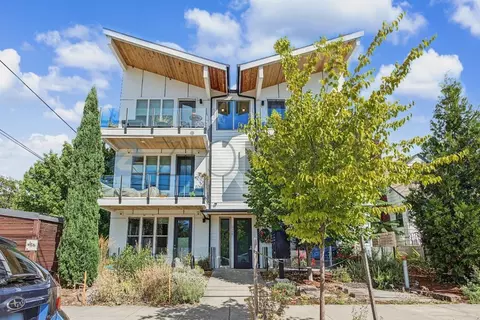 325 N Emerson St #D, Portland, OR 97217