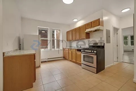 204 Magnolia St #3R, Hartford, CT 06112