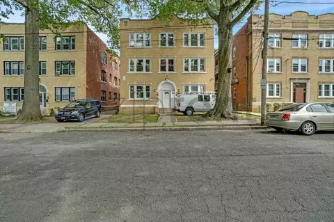 204 Magnolia St #1R, Hartford, CT 06112