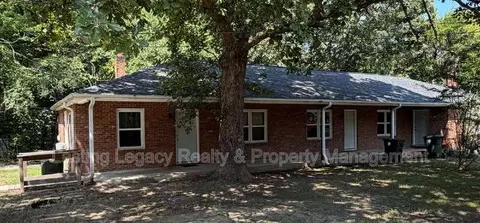 910 Marsh St, Thomasville, NC 27360