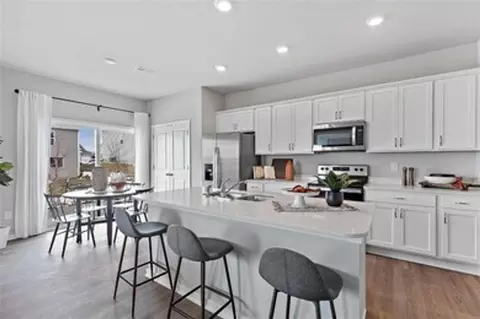 1047 Maywood Ln, Waukee, IA 50263