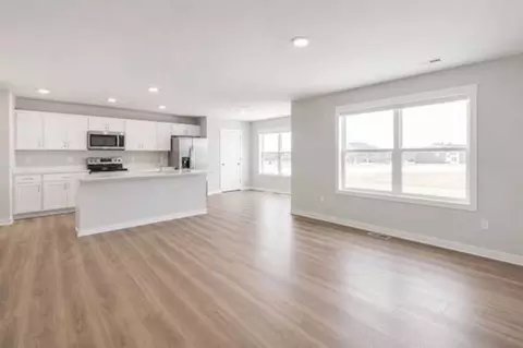 353 Juniper Dr, Waukee, IA 50263