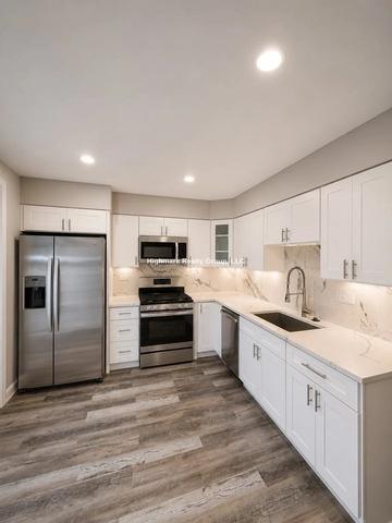354 Skokie Ct, Wilmette, IL 60091