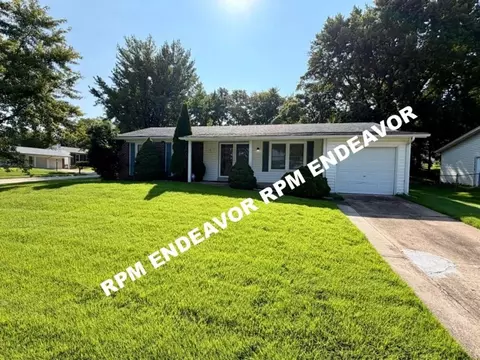 1407 La Cerros Ln, Florissant, MO 63031